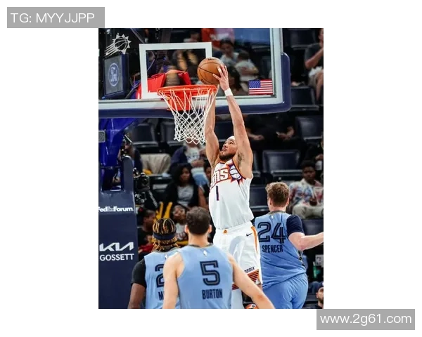 布克NBA生涯总得分突破17300分荣登历史得分榜前100名